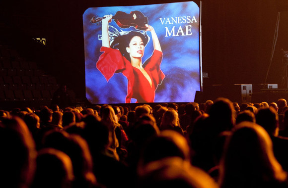 Vanessos Mae koncerto akimirka