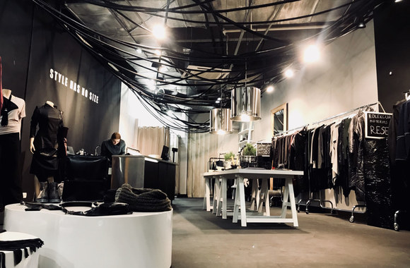 JULIA JANUS modeliai