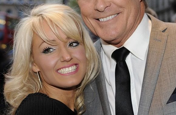 Davidas Hasselhoffas ir jo mylimoji Hayley Roberts