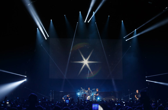 „Nickelback“ koncerto akimirka