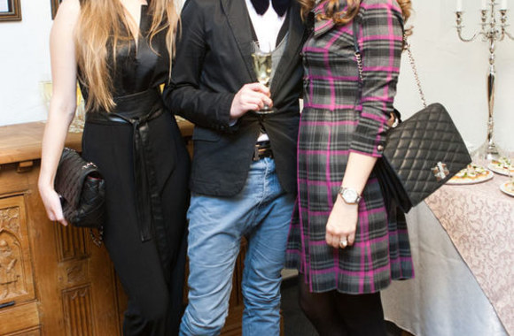 Ernesta Elzbergaitė (kairėje)