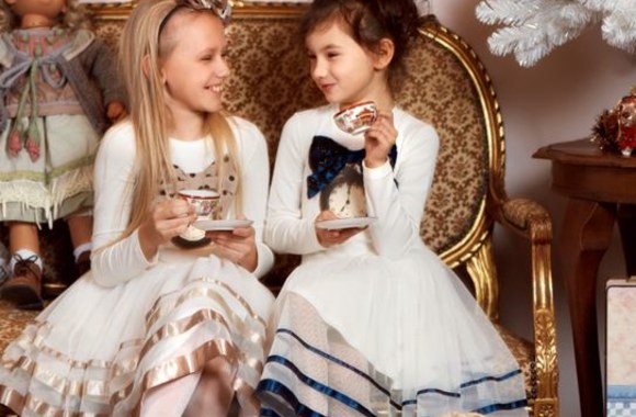 Ieva (dešinėje) su drauge