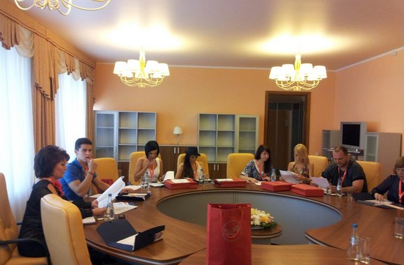 Donatas Montvydas (antras kairėje)