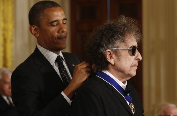 Barackas Obama (kairėje) ir Bobas Dylanas