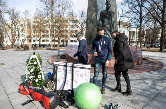 Viešbučių ir restoranų  atstovai susirinko į „paskutinę vakarienę“ – protesto akciją / Pauliaus Peleckio nuotr.