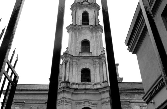 Vilniuje surengta Algimanto Aleksandravičiaus fotografijų paroda iš kelionės po Saksoniją, pavadinta “Menininkų keliu Ever su kunigu Algirdu Toliatu”