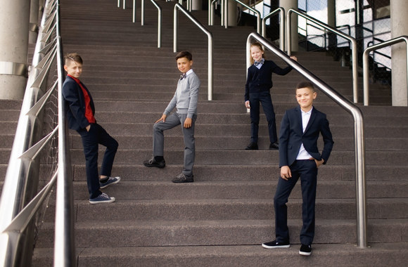 Mokyklinių uniformų gamintojo  „8ToGo“ modeliai