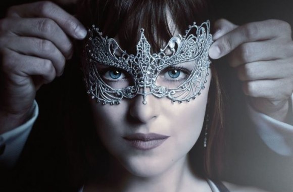 „Penkiasdešimt tamsesnių atspalvių“ plakatas