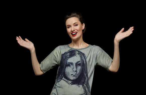 Dizaineris Aleksadras Pogrebnojus pristato specialų projektą/ „Pix“ studijos nuotr.