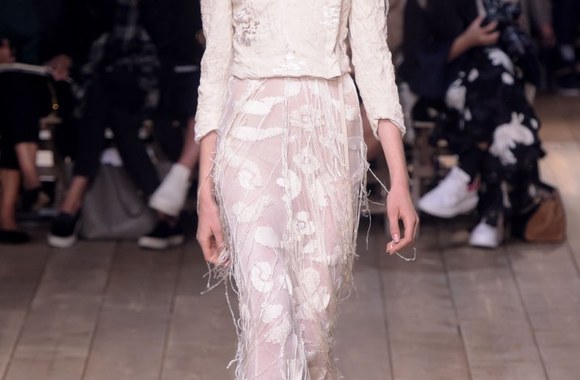 „Alexander McQueen“ 2016 m. pavasario-vasaros kolekcijos pristatymas