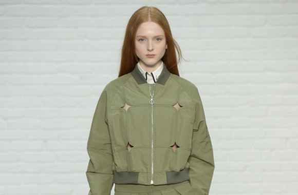 Yigal Azrouel 2015 m. pavasario kolekcijos modelis