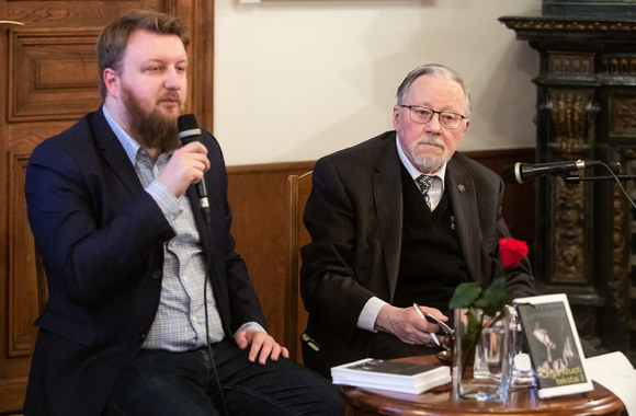 Rašytojų klube buvo surengtas Vytauto Landsbergio autorinis vakaras su nauja knyga „Organizuoti tekstai - II“