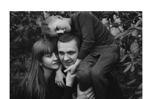 Rėjui šešeri. Gimė jis kitoks nei visi vaikai. Tokių, kaip jis Lietuvoje – vos keletas. Goldenharo sindromas – retas, įgimtas sutrikimas.