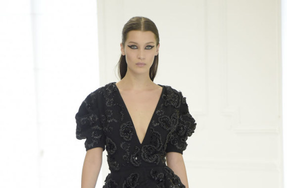 „Christian Dior“ 2016 m. rudens-žiemos aukštosios mados kolekcijos modelis