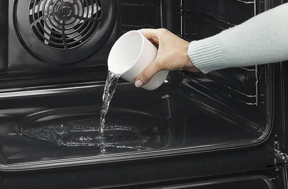 Eletrolux daugiafunkcė orkaitė su garų funkcija „PlusSteam“