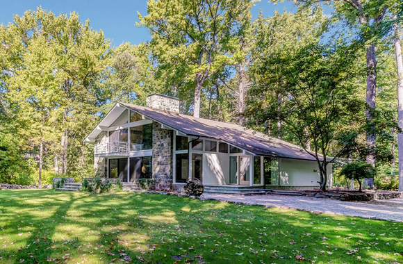 Angelinos Jolie vaikystės namai