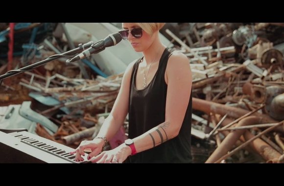 monkey-tank-dywilah-live-video