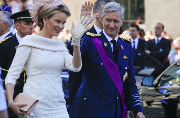 Naujasis Belgijos karalius Philippe'as su žmona Mathilde