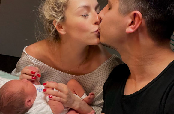 Šokėjai Patricija Belousova ir Alexandras Ionelis su sūneliu Noeliu / Asmeninio albumo nuotr.
