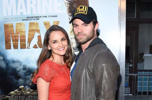 Danielis Gillesas skiriasi su Rachael Leigh Cook/Vida Press nuotr.