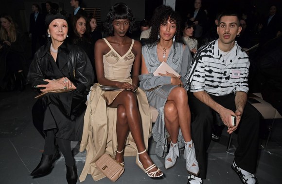 „Burberry“ rudens/žiemos kolekcijos pristatymo svečiai/ Organizatorių nuotr.