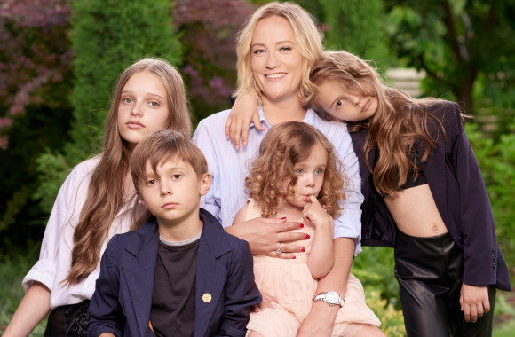 Kristina Strolienė su vaikais / Pauliaus Gasiūno nuotr.