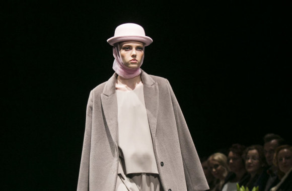 Lilijos Larionovos 2016-2017 m. kolekcijos modelis