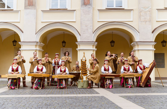 Ansamblis „Lietuva“