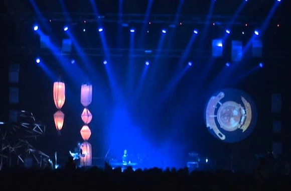 biplan-su-ieva-narkute-nuodai-gyvai-svyturio-arenoje