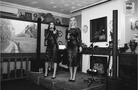 Simona Nainė ir Viktorija Sutkutė