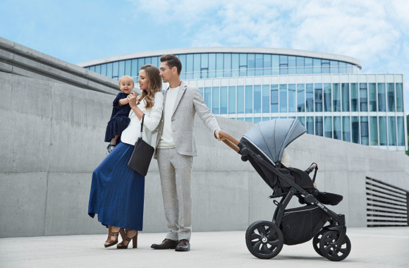 Vaidos ir Deivido Česnauskių šeima pirmą kartą fotosesijoje įsiamžino penkiese