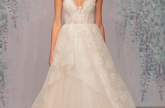 Niujorke pristatytos naujausios vestuvinių suknelių mados tendencijos