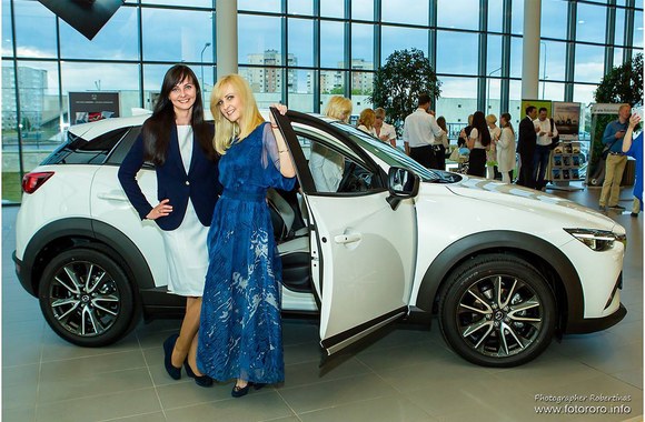 Lina Bražinskaitė-Tupikovskienė ir jos sesuo Živilė Misiūnienė