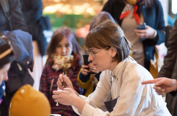 Margučių marginimo dirbtuvės turguje / D. Butėnaitės nuotr.