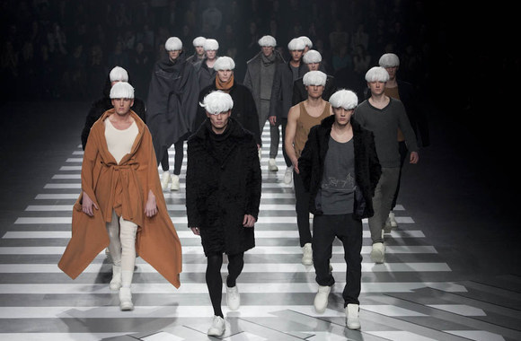 Lilijos Larionovos kolekcija „State Trooper/White horses“