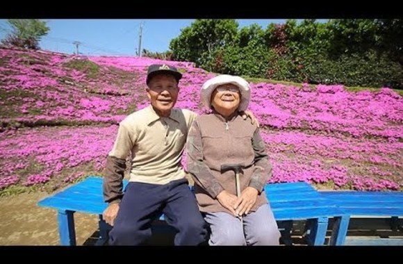 vyras-aklai-zmonai-sukure-kvapniu-geliu-soda