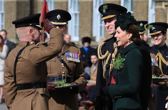 Kate Middleton su princu Williamu švenčia Šv. Patriko dieną / „Scanpix“ nuotr.