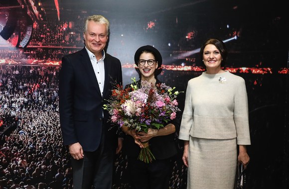 Asmik Grigorian su prezidentu Gitanu Nausėda ir jo žmona Diana / Organizatorių nuotr. 