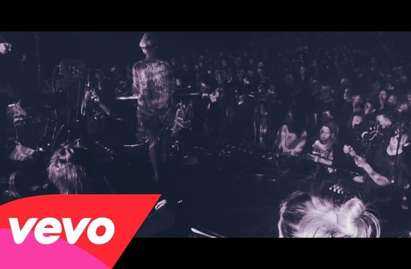 vaults-cry-no-more-live-at-village-underground