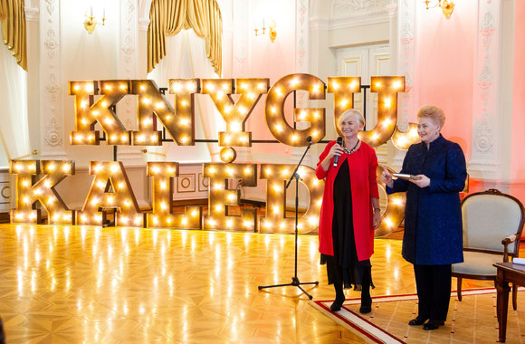 Prezidentūroje įžiebta pirmoji Kalėdų eglutė