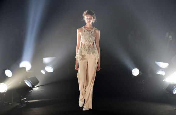 „Motohiro Tanji“ 2016 m. pavasario-vasaros kolekcija