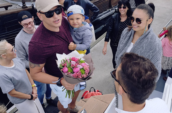 Ieva ir Rolandas Mackevičiai su sūnumi Motiejumi 