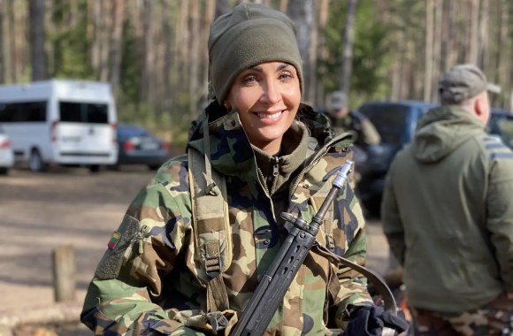 Gerda Žemaitė karinėse pratybose / Asmeninio albumo nuotr.