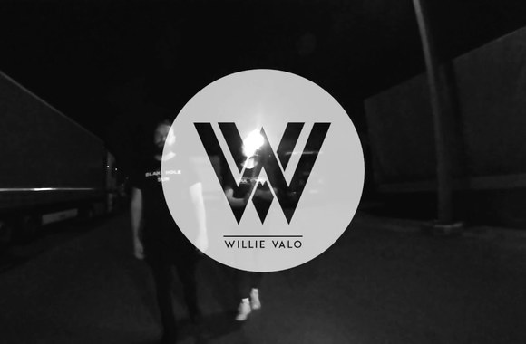 Willie Valo – Akmuo