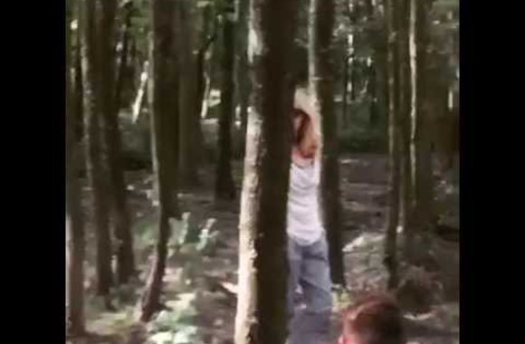 dainos-bosas-fotosesijos-metu-aplink-lakste-vilkai