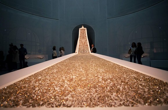 Mada mašinų amžiuje – paroda „Manus x Machina: Fashion in an Age of Technology“ Niujorke