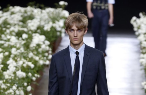 „Christian Dior“ 2016 m. pavasario-vasaros kolekcijos vyrams modelis
