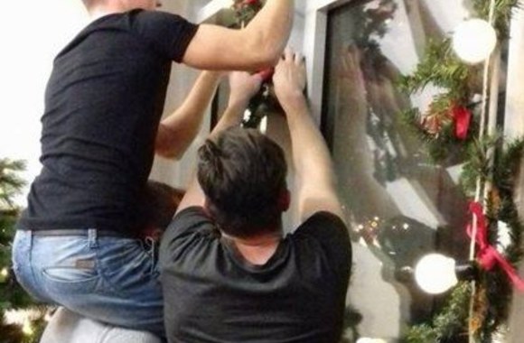 Monika Šalčiūtė su svečiais savo namus papuošė Kalėdoms