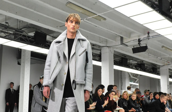 „Matthew Miller“ 2016 m. rudens-žiemos kolekcijos modelis