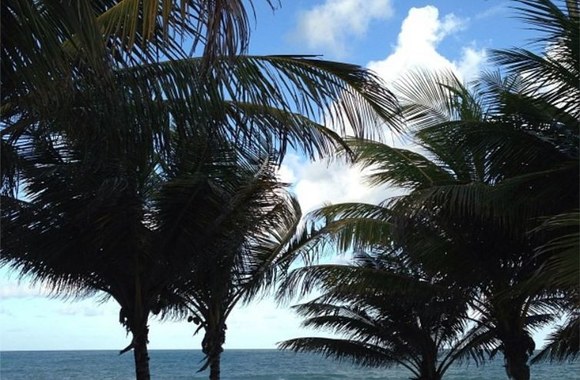 Alessandros Ambrosio atostogos Brazilijoje